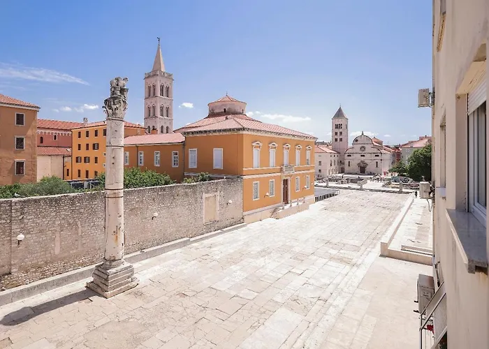 Апартаменты F