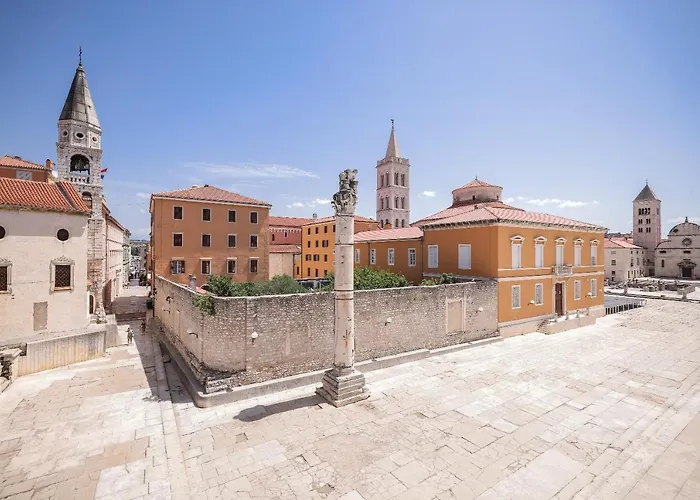 Апартаменты F *