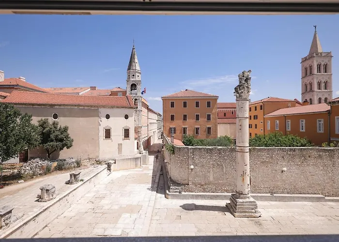 Апартаменты F